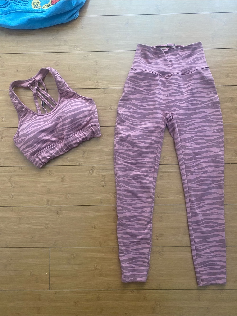 Bombshell sportswear set